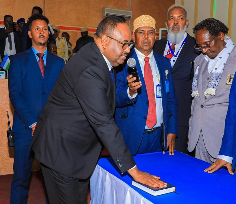 Deni oo la doortay.jpg